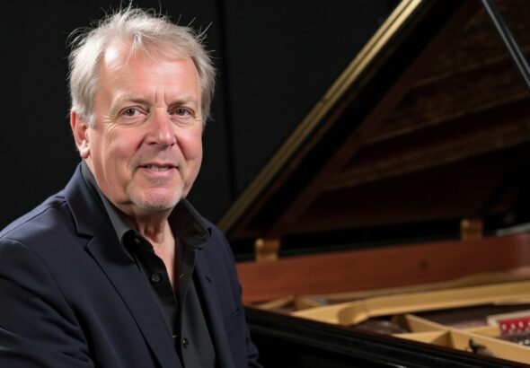 Pierre Perret : portrait d’une vie, ses chefs-d’œuvre musicaux, et son parcours familial et professionnel